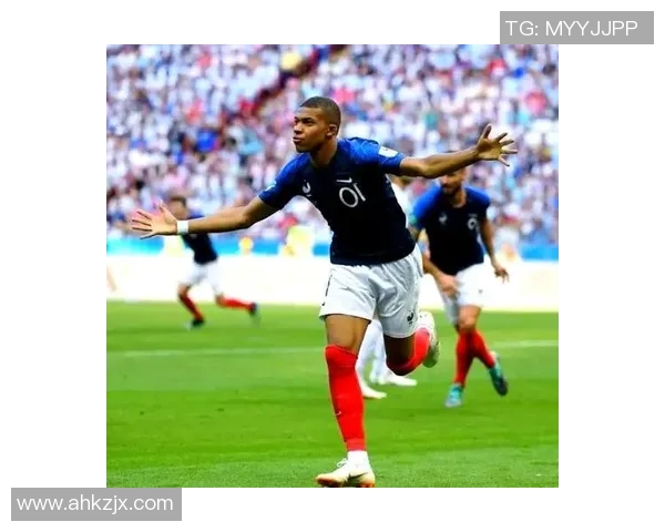 足球场上的传奇人物与他们的辉煌成就探秘 足球场上的传奇人物与他们的辉煌成就探秘